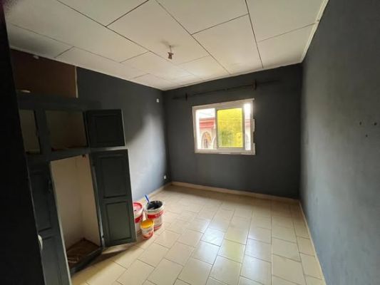 Remboursement d'une chambres moderne à l'immeuble - Image 1