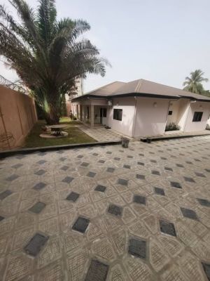 Villa à louer dans le quartier résidentiel de kipé très accessible - Image 1