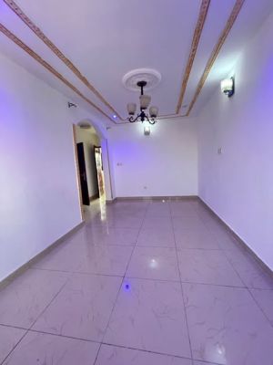 Studio modern propre pour intègre maintenant disponible a Logpom Gabon Bar - Image 2