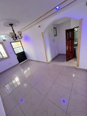 Studio modern propre pour intègre maintenant disponible a Logpom Gabon Bar - Image 4