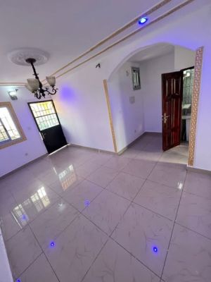 Studio modern propre pour intègre maintenant disponible a Logpom Gabon Bar - Image 5