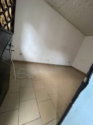 magnifique studio moderne disponible à l’étage avec parking moto et balcon personnel - Image 1