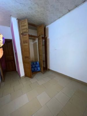 magnifique studio moderne disponible à l’étage avec parking moto et balcon personnel - Image 3