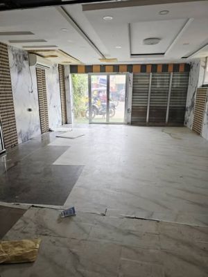 Un Grand Magasin a LOUER au plein cœur de #Ratoma bord de la Route principale promos Ramadan - Image 2