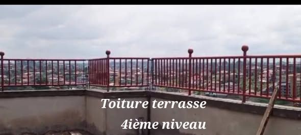 Studio neuf, staffé haut standing au  premier etage à louer à Awae/Nkolanga.Zone  calme et résidentielle. - Image 4