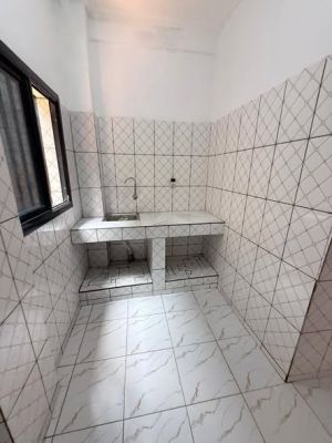 Des Studios VIP à louer 60.000f Forage, parking, accès facile, prépayé - Image 4