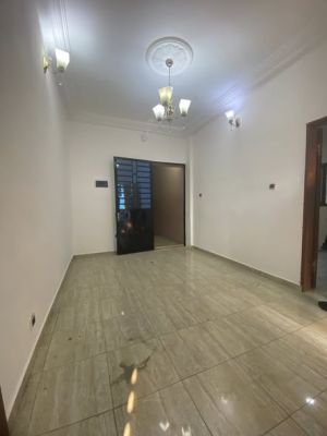 𝗗𝗘𝗦 𝗦𝗧𝗨𝗗𝗜𝗢𝗦 𝟮 𝗗𝗢𝗨𝗖𝗛𝗘𝗦 𝗔̀ 𝗬𝗔𝗦𝗦𝗔 - Image 1