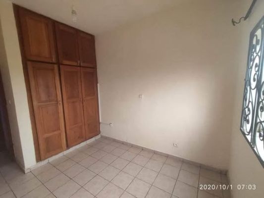 Un dernier bel  Appartement à louer à YASSA - stade japoma  DOUALA - Image 5