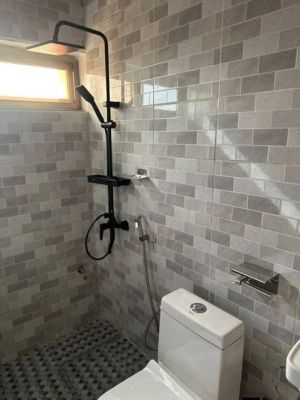 #5.000.000 GNF pour la #𝗟𝗼𝗰𝗮𝘁𝗶𝗼𝗻 𝗗’𝘂𝗻 luxueux #𝗮𝗽𝗽𝗮𝗿𝘁𝗲𝗺𝗲𝗻𝘁 𝗰𝗹𝗶𝗺𝗮𝘁𝗶𝘀é à #LAMBANDJI - Image 5