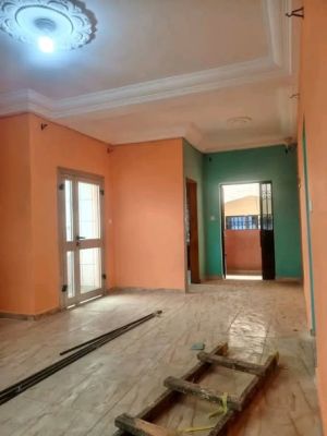 Très vaste et jolie appartement moderne cadre très sécurisé avec parking véhicule - Image 2