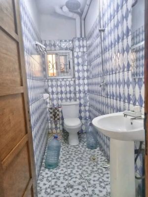 Très vaste et jolie appartement moderne cadre très sécurisé avec parking véhicule - Image 4