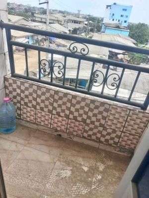 Très vaste et jolie appartement moderne cadre très sécurisé avec parking véhicule - Image 5