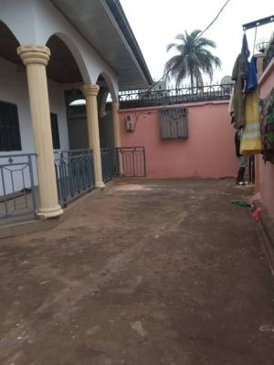 Villa à louer au lieu dit Neptune happy :03 chambres, 02 douches avec un parking de deux véhicules; - Image 2