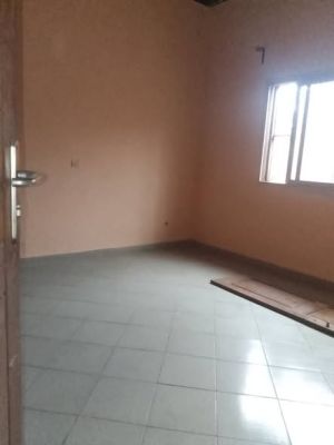 Villa à louer au lieu dit Neptune happy :03 chambres, 02 douches avec un parking de deux véhicules; - Image 4