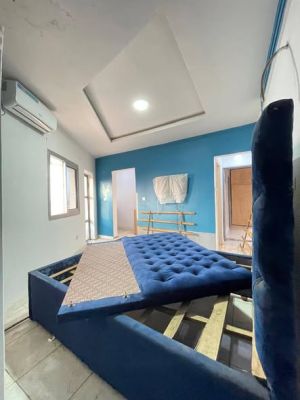 Chambre moderne nouvellement construite *climatisé* a kotto Banguè sur le goudron - Image 1