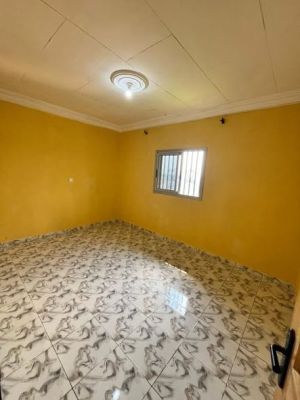 VASTE ET BEAU STUDIO  MODERNE 4 PIÈCES, NOUVELLEMENT CONSTRUIT AVEC STAFF, EN IMMEUBLE - Image 4