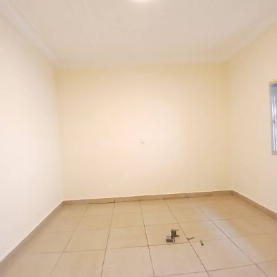 Appartement à #ouer au 1er étage bord goudron principal à Sonfonia Manger Boungnie dans une cour fermée très ... - Image 1