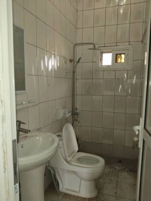 Appartement à louer au 1er étage à anbanji  dans une cour fermée très accessible - Image 1
