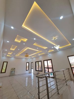 𝑫𝒖𝒑𝒍𝒆𝒙_𝑼𝒍𝒕𝒓𝒂𝒎𝒐𝒅𝒆𝒓𝒏𝒆  𝒅𝒆 400 𝒎² à 𝒗𝒆𝒏𝒅𝒓𝒆 sur #fossidet 𝐸𝑚𝑝𝑙𝑎𝑐𝑒𝑚𝑒𝑛𝑡 𝑠𝑡𝑟𝑎𝑡é𝑔𝑖𝑞𝑢𝑒 à 100m du goudron. - Image 4