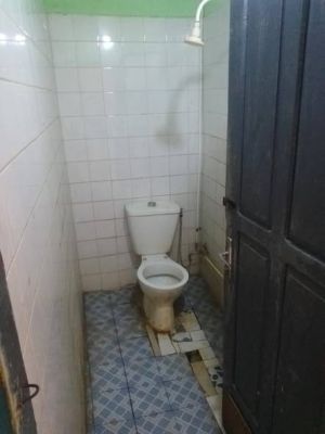 Studio à louer louer akwa nord non loin de santa lucia chambre salon cuisine douche barrière parking - Image 3