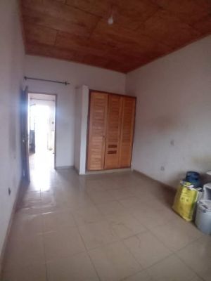 Chambre douche cuisine Ngousso 116 Bordure route - Image 1