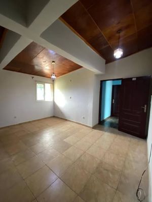 STUDIO MODERNE SITUÉ À LOGPOM - Image 2