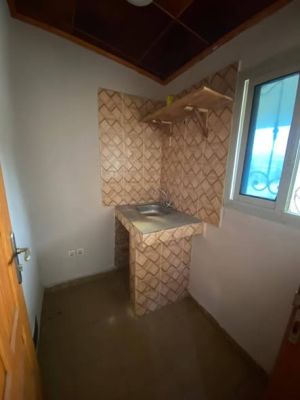 STUDIO MODERNE SITUÉ À LOGPOM - Image 4