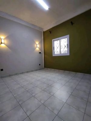 Appartement haut standing, 2 chambres, 2 douches, salon - Image 4