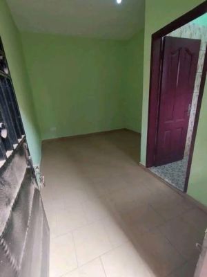 Lots de chambres modernes nouvellement construit 30000 avance 6 mois Nkoabang derrière Santa Lucia - Image 5