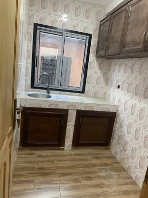 Studio moderne a BITENG total en bordure de route parking eau chaude - Image 3