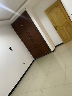 Studio moderne a BITENG total en bordure de route parking eau chaude - Image 5