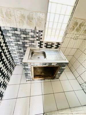 Jolie chambre moderne Émana Tradex moto 150 entrée 100 sortie - Image 4