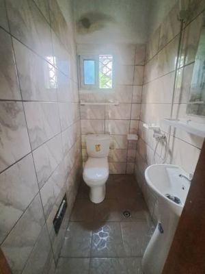 Studio moderne a louer a Logbessou - Image 4