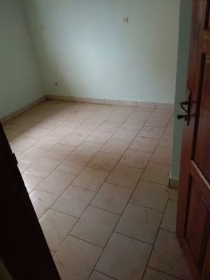 Studio moderne a louer a Logbessou - Image 4