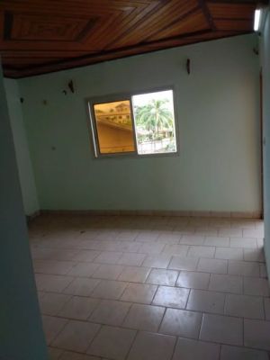 Studio moderne a louer a Logbessou - Image 1