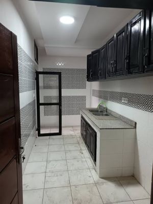 Appartement haut standing a louer a ekoumdoum - Image 5