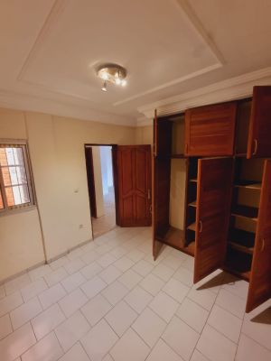 Magnifique appartemment très jolie à louer à Makepe - Image 5