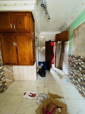 Chambre moderne a Obili - Image 5