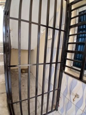 Studio moderne nouvellement construite à louer - Image 2