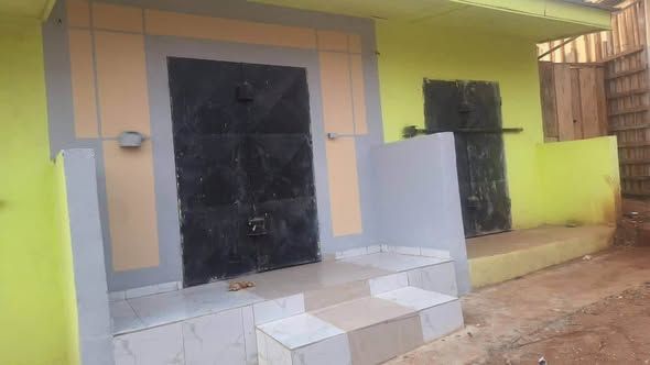 Boutique à louer a odza auberge bleue a Odza - Image 4