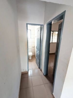 Studio moderne a louer a Etoudi - Image 4