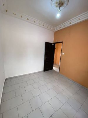 Studio moderne a louer a NKOLFOULOU - Image 4