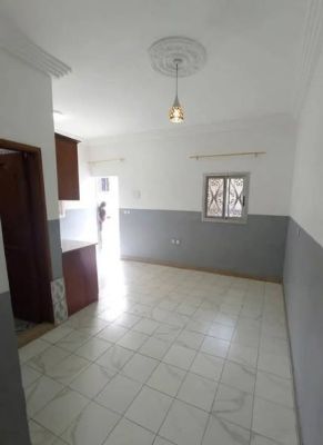 Chambre moderne a louer a Bastos - Image 3