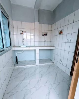 Studio moderne a louer a Logbessou - Image 3