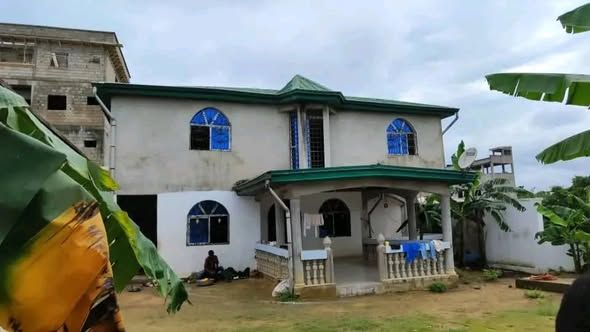 Grande Duplex a Vendre a Japoma - Image 1