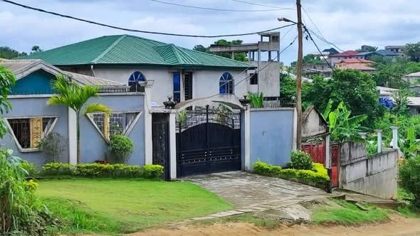 Grande Duplex a Vendre a Japoma - Image 2