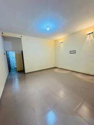 Un studio moderne disponible à damas à 150f de moto