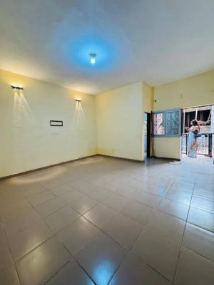 Un studio Moderne Disponible à damas à 150F de moto - Image 3