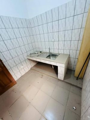 Un studio Moderne Disponible à damas à 150F de moto - Image 4