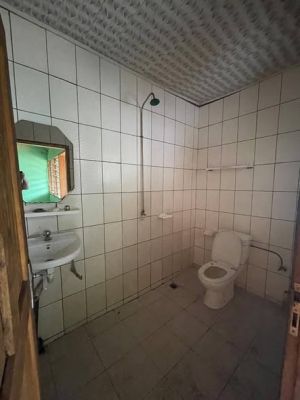 Vaste chambre moderne à louer à Ndogbong - Image 5